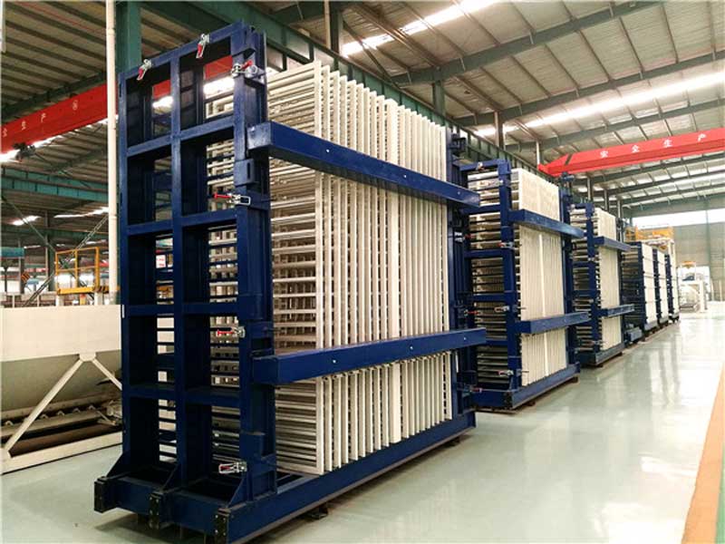 1617668414992069.jpg 復(fù)合墻板機(jī)